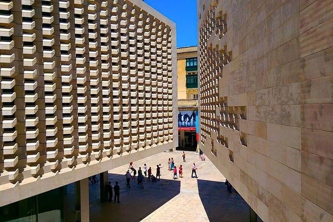 Valletta Walking Tour, In a Small Group - Upper Barrakka Gardens, your best Grand Harbour payoff