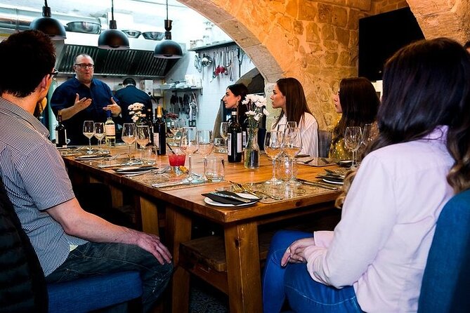 Wine Tasting & Open Kitchen Dinner in 17 Mons Vella - Who should book this experience (and who should think twice)